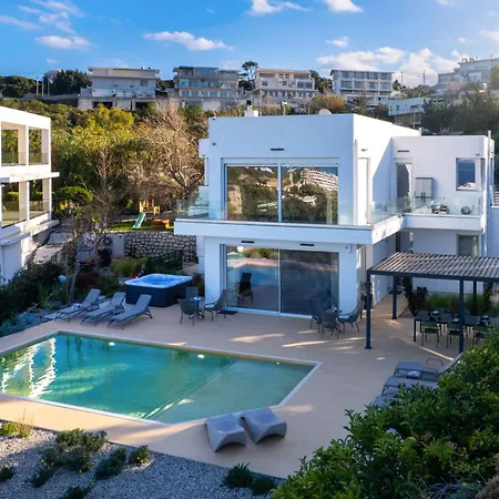 Vista By Del Sol Villa