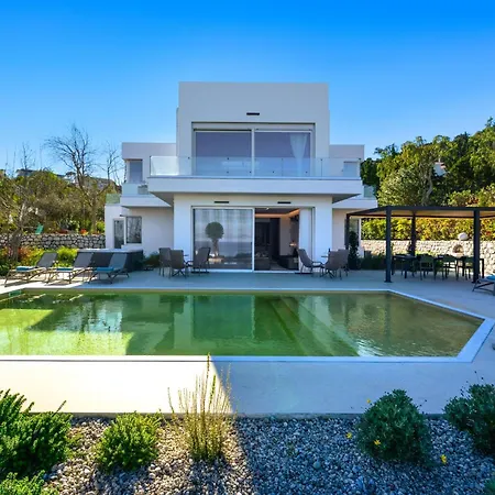 Vista By Del Sol Villa